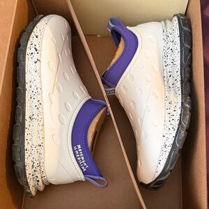 Kane Revive AC White Slip-On recovery shoe  with Purple Collar and Speckled Sole